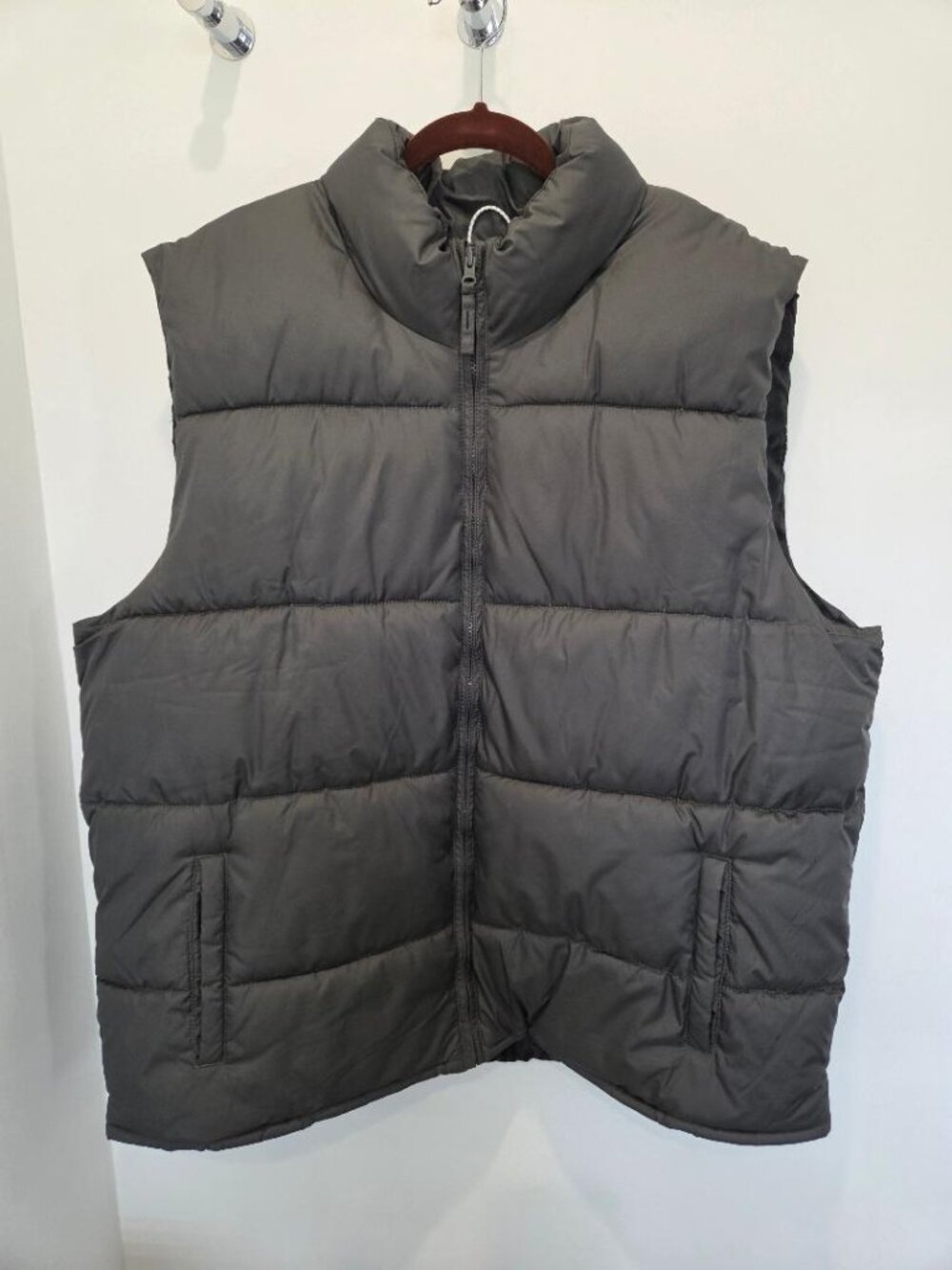 Men's Old Navy Dark Grey Polyester Quilted Vest  XXL
